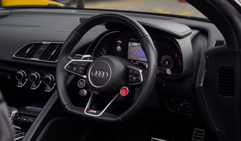 
								Audi R8 Spyder V10 Performance Quattro full									