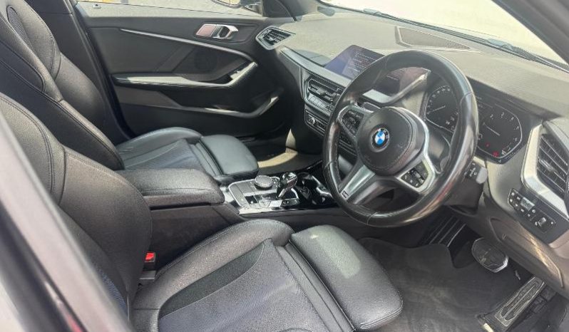 
								BMW 1 Series 118i M Sport Sport Steptronic full									