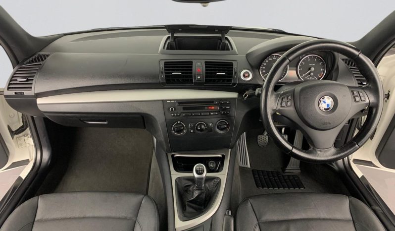 
								BMW 1 Series 5-Door 116i full									