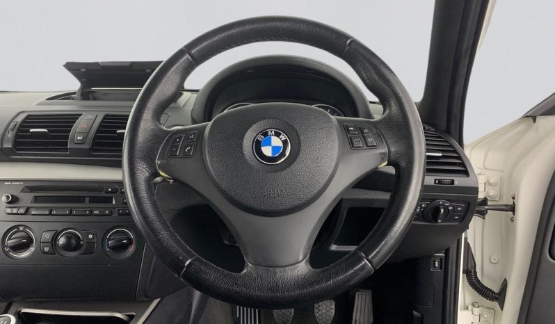 
								BMW 1 Series 5-Door 116i full									