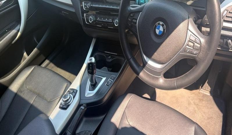 
								BMW 1 Series 5-Door Facelift 118i Steptronic full									