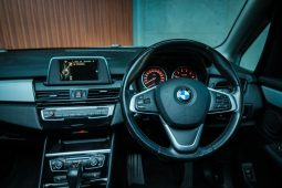 
										BMW 2 Series Active Tourer 218i Steptronic full									