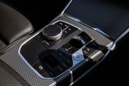 
										BMW 3 Series 320i M Sport full									