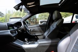
										BMW 3 Series 330i M Sport full									