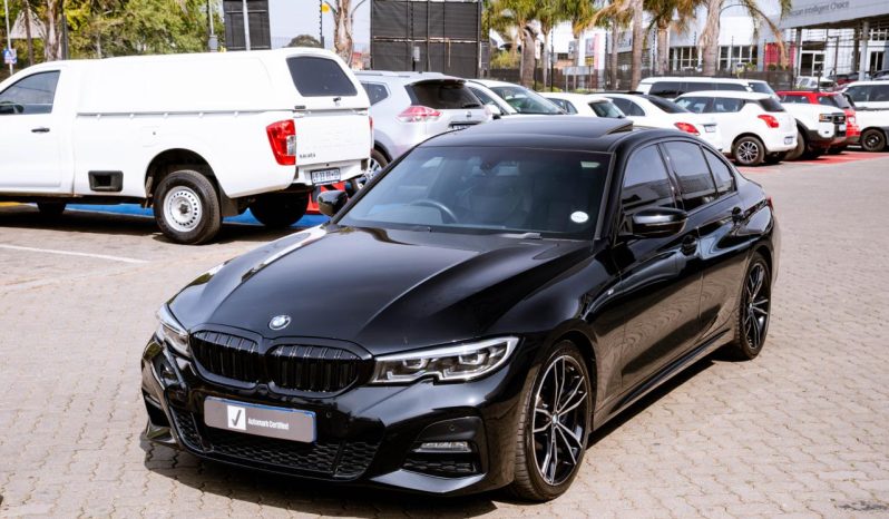 
								BMW 3 Series 330i M Sport full									