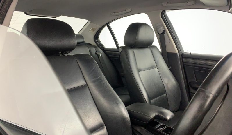 
								BMW 3 Series Sedan 318i Sport Steptronic full									