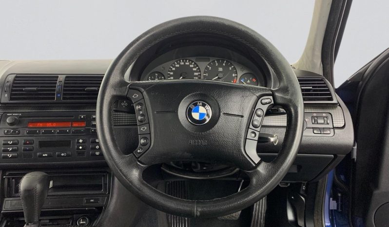 
								BMW 3 Series Sedan 318i Sport Steptronic full									