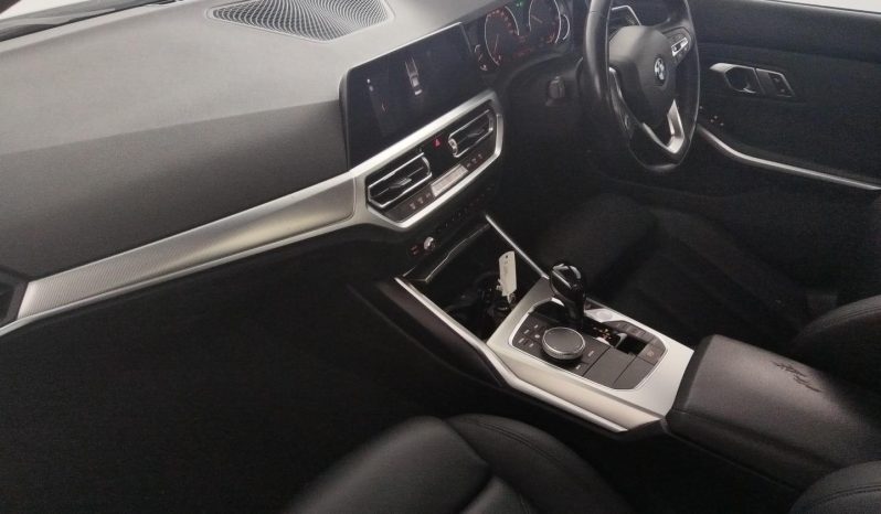 
								BMW 3 Series Sedan 320d Sport Line Launch Edt Steptron full									