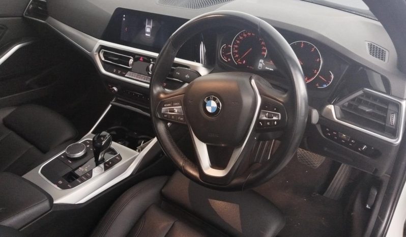 
								BMW 3 Series Sedan 320d Sport Line Launch Edt Steptron full									