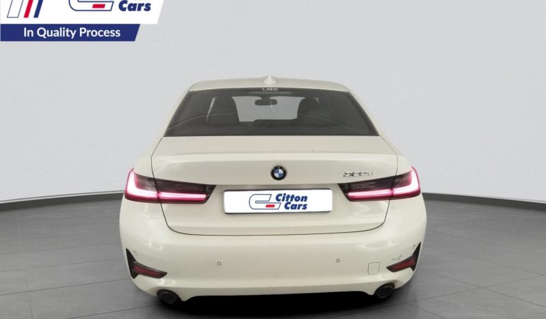 
								BMW 3 Series Sedan 320d Sport Line Launch Edt Steptron full									