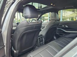 
										BMW 3 Series Sedan 320i M Sport At full									