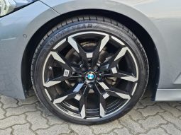 
										BMW 3 Series Sedan 320i M Sport At full									