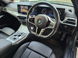 
										BMW 3 Series Sedan 320i M Sport At full									