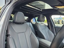 
										BMW 3 Series Sedan 320i M Sport At full									