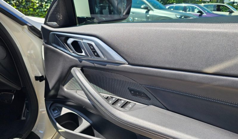 
								BMW 4 Series Convertible M440i Xdrive Steptronic full									