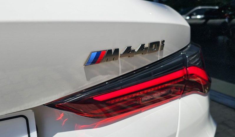
								BMW 4 Series Convertible M440i Xdrive Steptronic full									