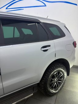 
										Ford Everest 2.0 Bi Turbo Ltd 4X4 At full									