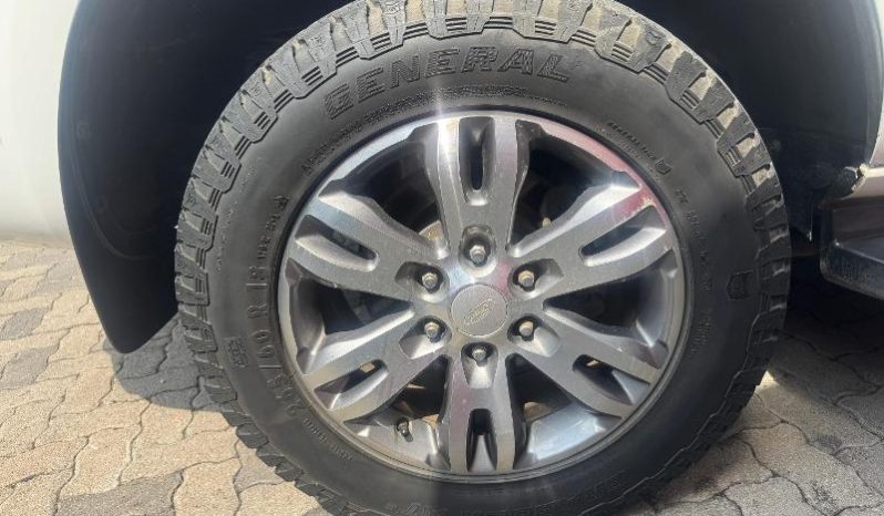
								Ford Everest 3.2 Tdci Xlt 4X4 At full									