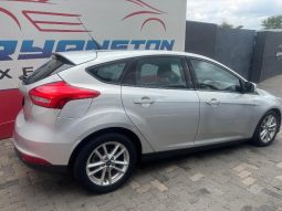 
										Ford Focus 1.0 Ecoboost Trend 5-Door full									