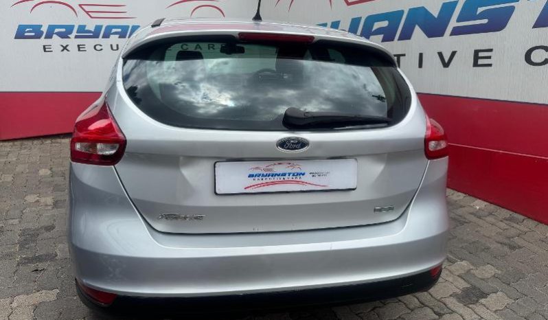 
								Ford Focus 1.0 Ecoboost Trend 5-Door full									