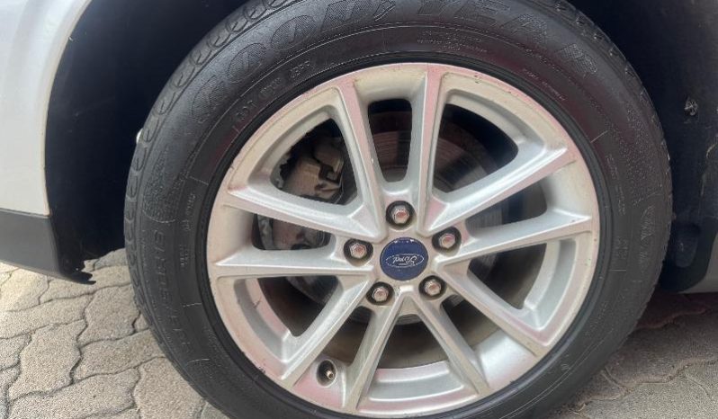 
								Ford Focus 1.0 Ecoboost Trend 5-Door full									