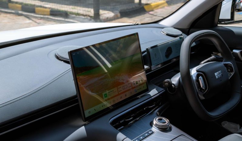 
								Geely E5 Aspire full									