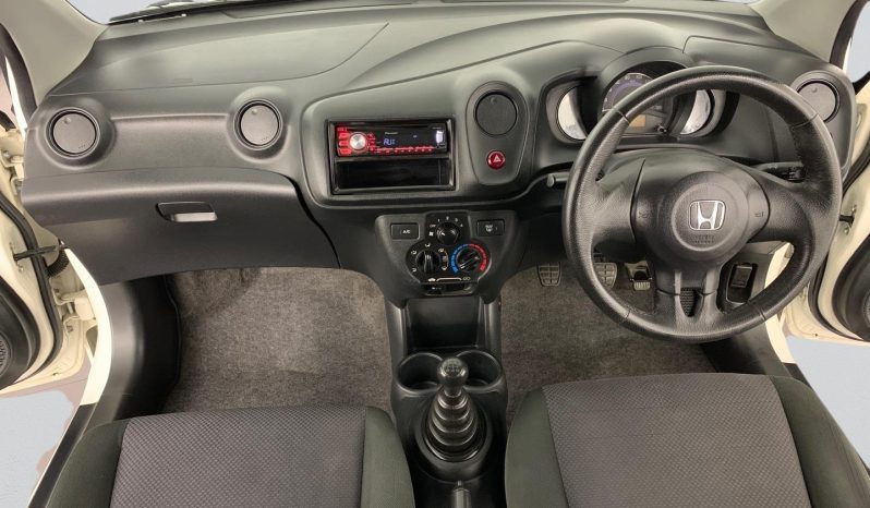
								Honda Brio 1.2 Trend full									