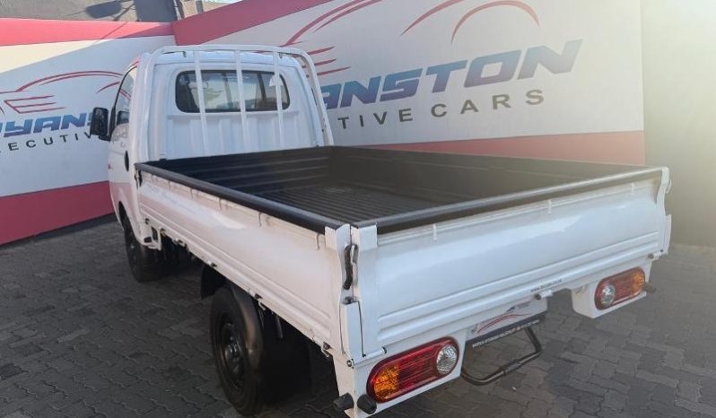 
								Hyundai H100 Bakkie 2.6D Chassis Cab Ac full									