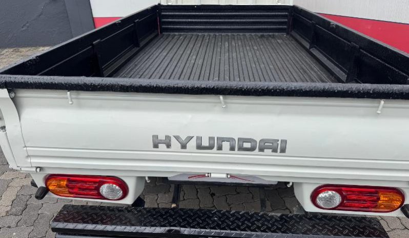 
								Hyundai H100 Bakkie 2.6D Deck full									