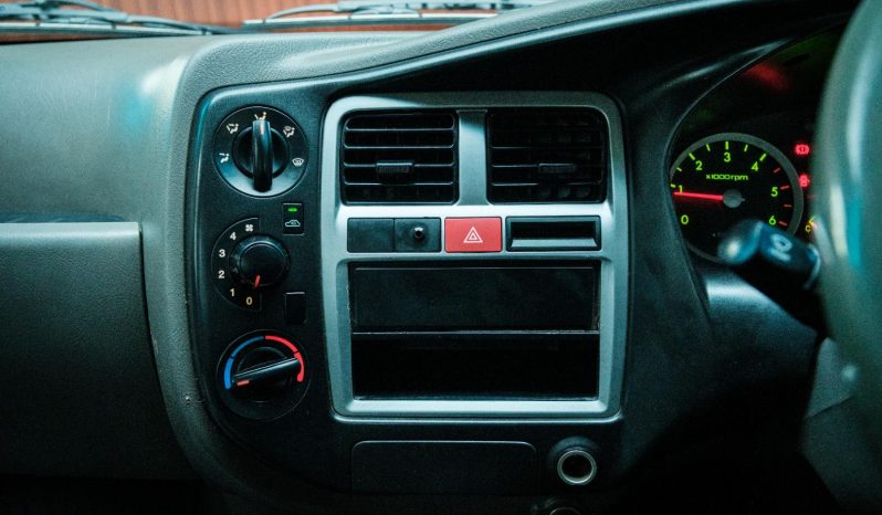 
								Hyundai H100 Bakkie 2.6D Deck Ac full									