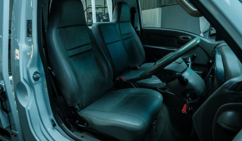 
								Hyundai H100 Bakkie 2.6D Deck Ac full									