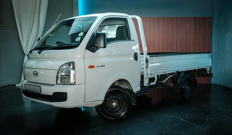 
								Hyundai H100 Bakkie 2.6D Deck Ac full									