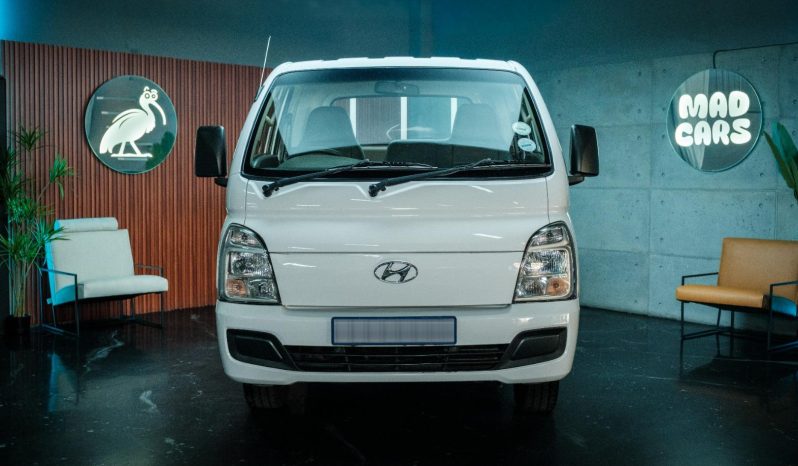 
								Hyundai H100 Bakkie 2.6D Deck Ac full									