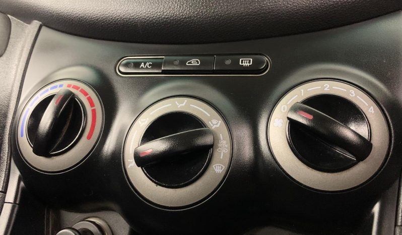 
								Hyundai I10 1.1 Motion full									