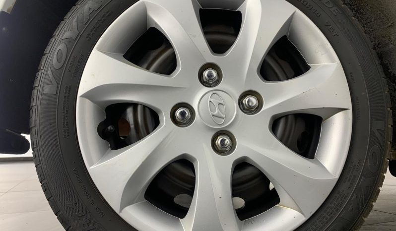 
								Hyundai I10 1.1 Motion full									