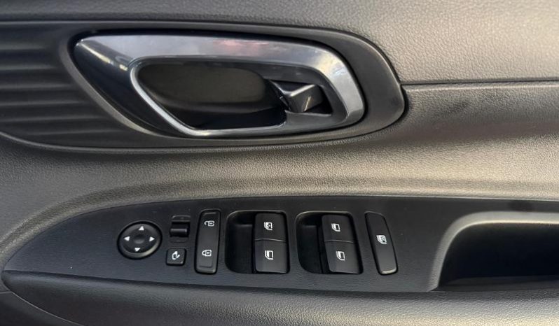 
								Hyundai I20 1.4 Executive At full									