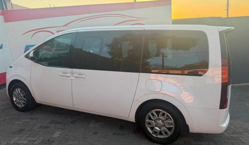 
								Hyundai Staria 2.2D Executive 9 Seater At full									