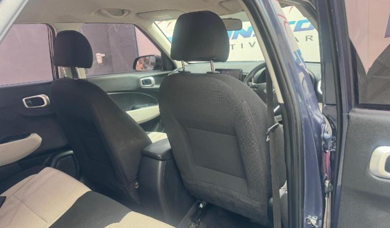
								Hyundai Venue 1.2 Motion full									
