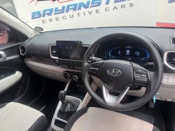 
										Hyundai Venue 1.2 Motion full									
