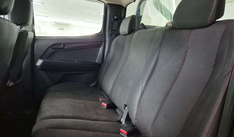 
								ISUZU D-MAX D-MAX 250 HO HI-RIDE A/T D/C P/U full									