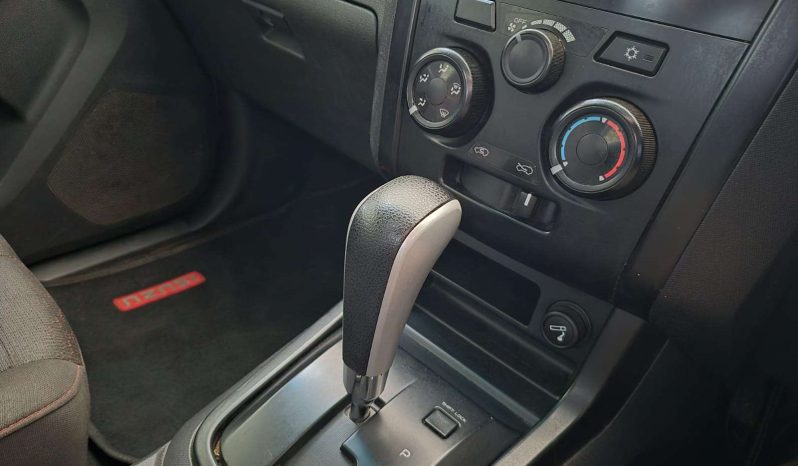 
								ISUZU D-MAX D-MAX 250 HO HI-RIDE A/T D/C P/U full									