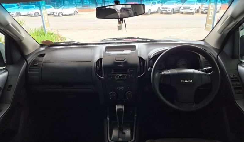 
								ISUZU D-MAX D-MAX 250 HO HI-RIDE A/T D/C P/U full									