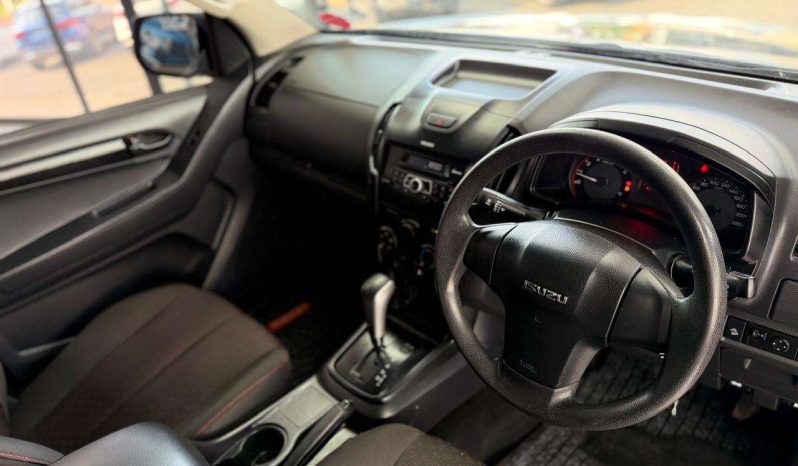 
								ISUZU D-MAX D-MAX 250 HO HI-RIDE A/T D/C P/U full									