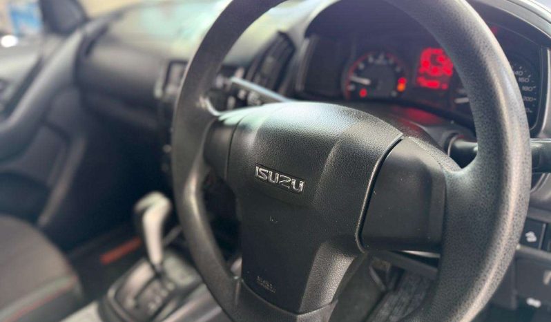 
								ISUZU D-MAX D-MAX 250 HO HI-RIDE A/T D/C P/U full									