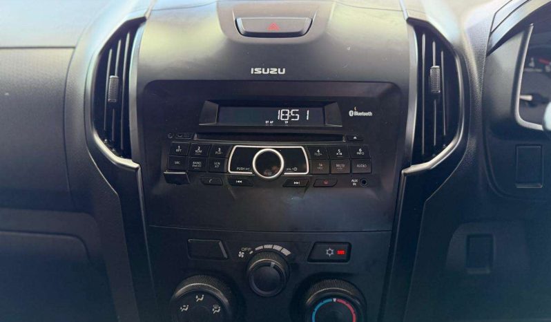 
								ISUZU D-MAX D-MAX 250 HO HI-RIDE A/T D/C P/U full									