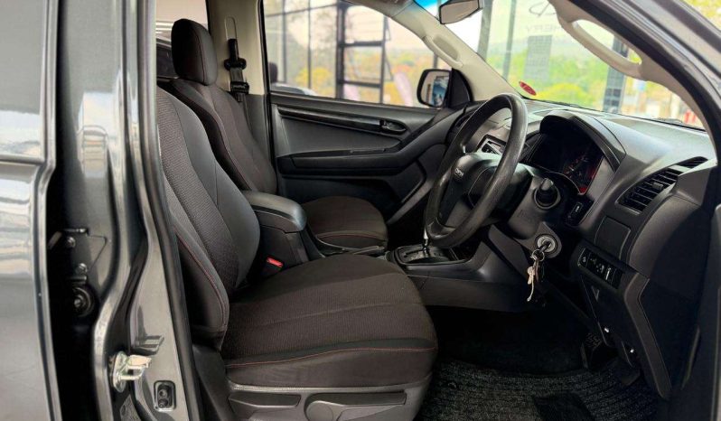 
								ISUZU D-MAX D-MAX 250 HO HI-RIDE A/T D/C P/U full									