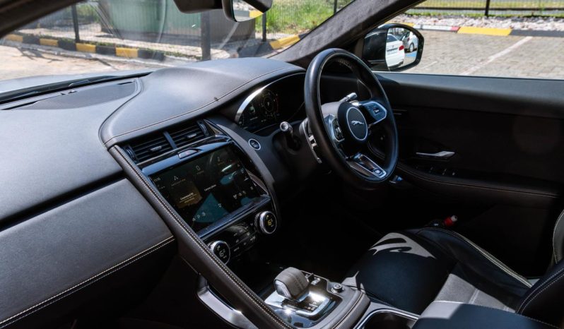 
								Jaguar E-Pace D200 AWD R-Dynamic SE full									