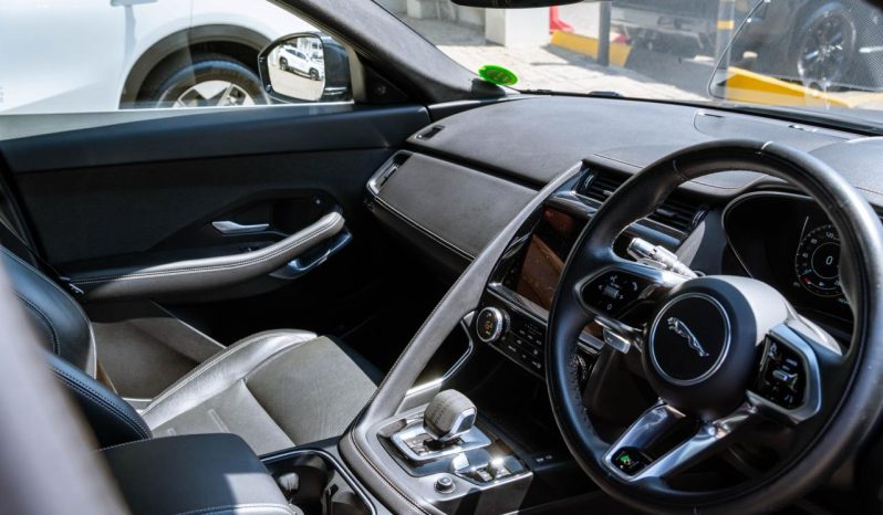 
								Jaguar E-Pace D200 AWD R-Dynamic SE full									