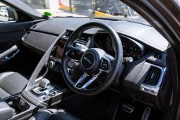 
										Jaguar E-Pace D200 AWD R-Dynamic SE full									