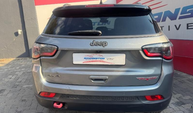 
								Jeep Compass 2.4 Trailhawk At full									